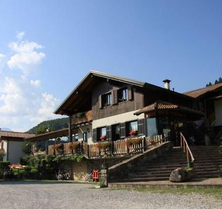 Al Fogolar Hotel Villa Santina Exterior photo